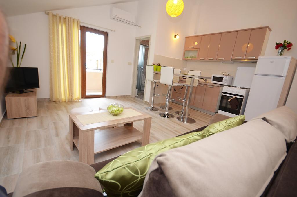 Apartmani Mizdrak Kotor Exterior foto